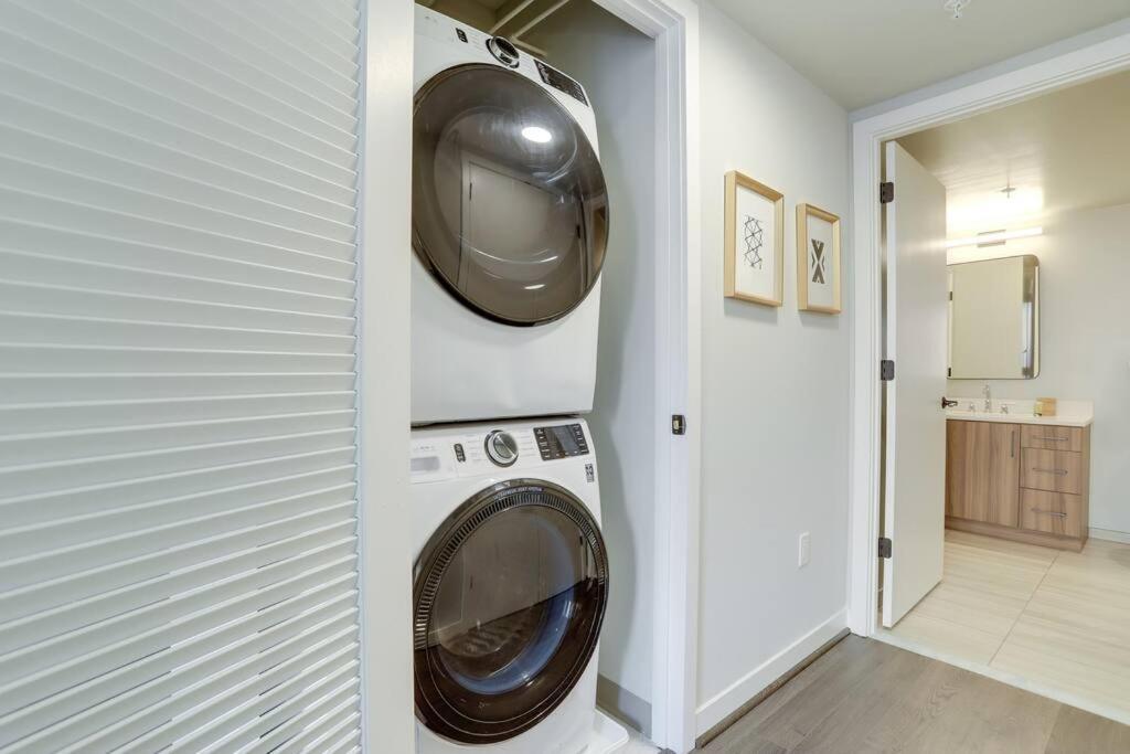 Gorgeous 1 Bedroom At Clarendon With Gym And Rooftop Arlington Bagian luar foto