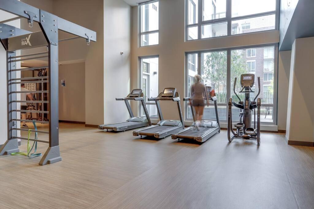 Gorgeous 1 Bedroom At Clarendon With Gym And Rooftop Arlington Bagian luar foto