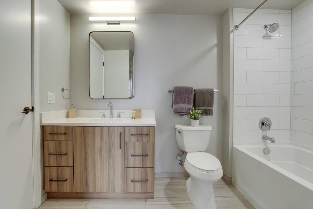 Gorgeous 1 Bedroom At Clarendon With Gym And Rooftop Arlington Bagian luar foto