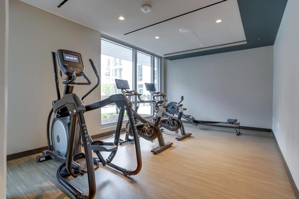 Gorgeous 1 Bedroom At Clarendon With Gym And Rooftop Arlington Bagian luar foto