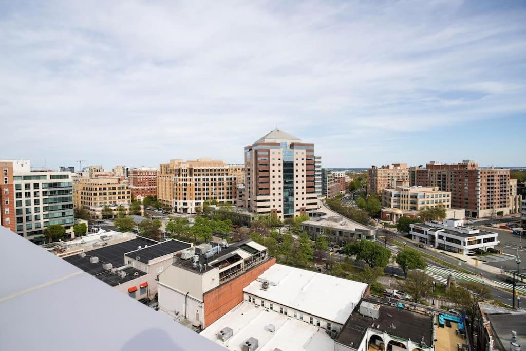 Gorgeous 1 Bedroom At Clarendon With Gym And Rooftop Arlington Bagian luar foto