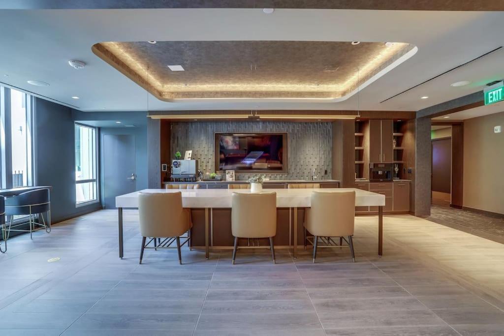 Gorgeous 1 Bedroom At Clarendon With Gym And Rooftop Arlington Bagian luar foto