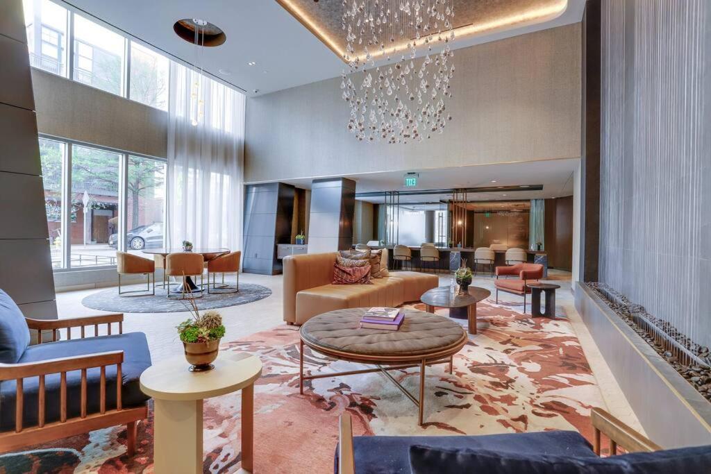 Gorgeous 1 Bedroom At Clarendon With Gym And Rooftop Arlington Bagian luar foto
