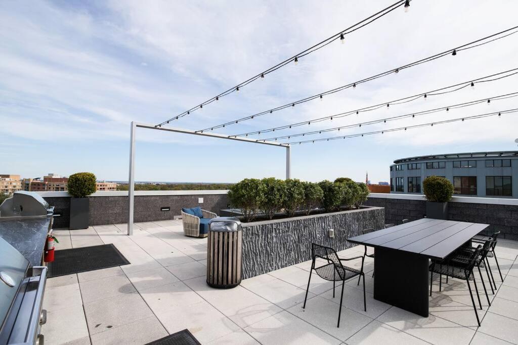 Gorgeous 1 Bedroom At Clarendon With Gym And Rooftop Arlington Bagian luar foto