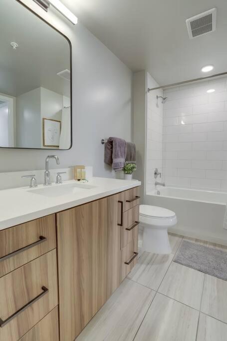 Gorgeous 1 Bedroom At Clarendon With Gym And Rooftop Arlington Bagian luar foto