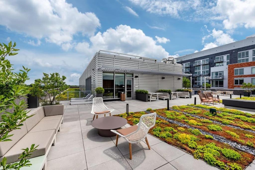 Gorgeous 1 Bedroom At Clarendon With Gym And Rooftop Arlington Bagian luar foto